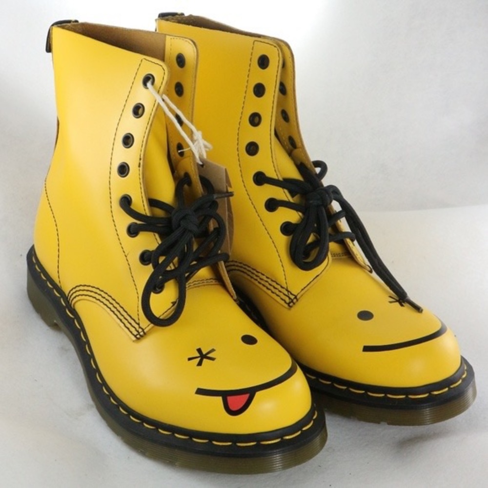 Doc Martens yellow Hincky smiley boots